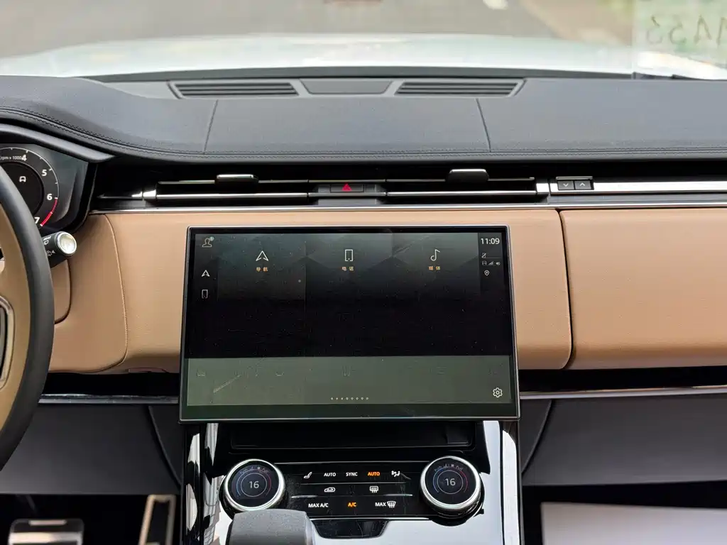 Land Rover Sport 2023 — фото 16