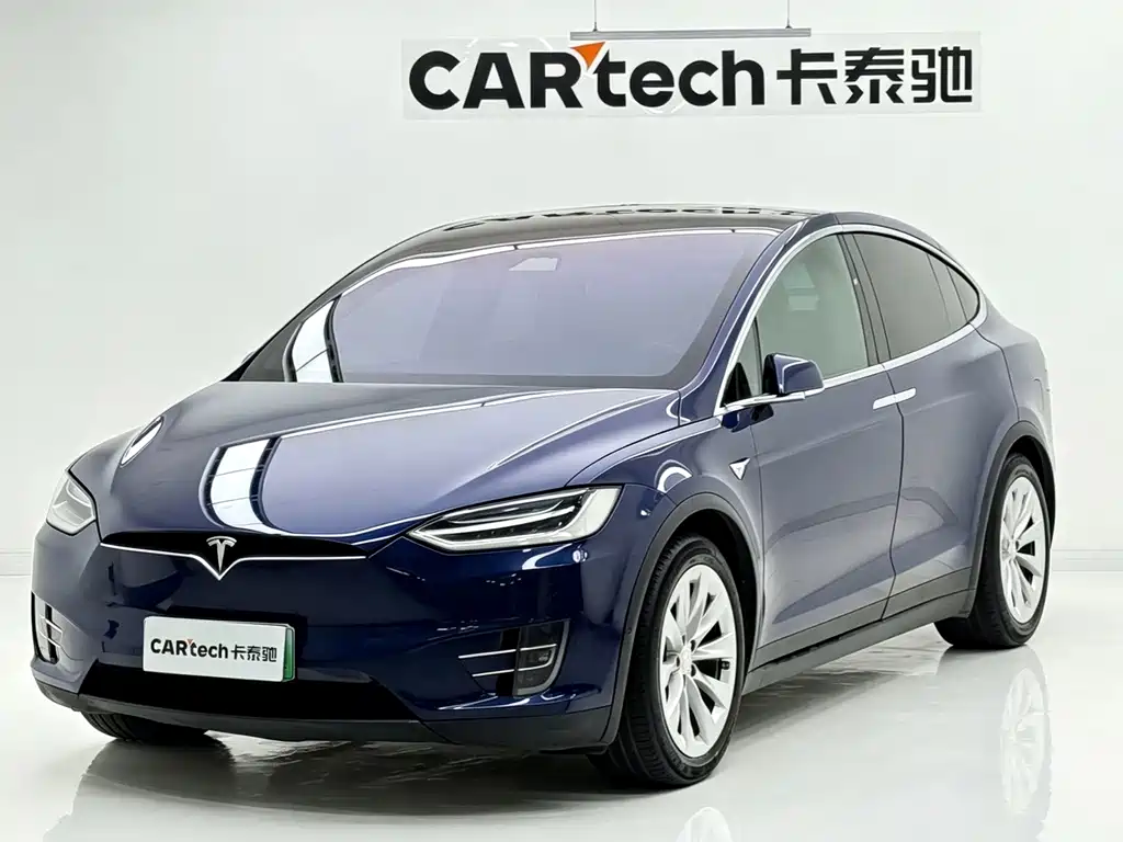 Tesla Model X 2018 — фото 1