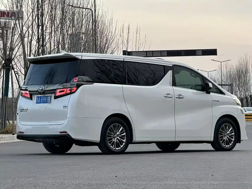 Toyota Vellfire 2021 — фото 5