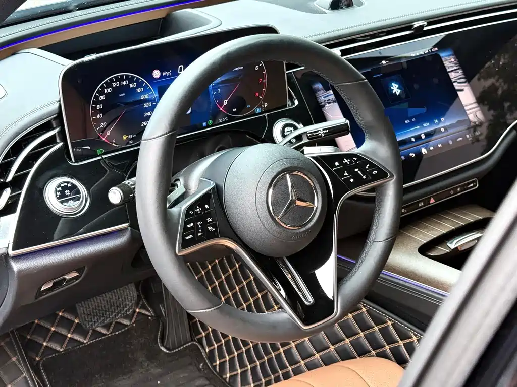 Mercedes-Benz E-Class 2025 — фото 3
