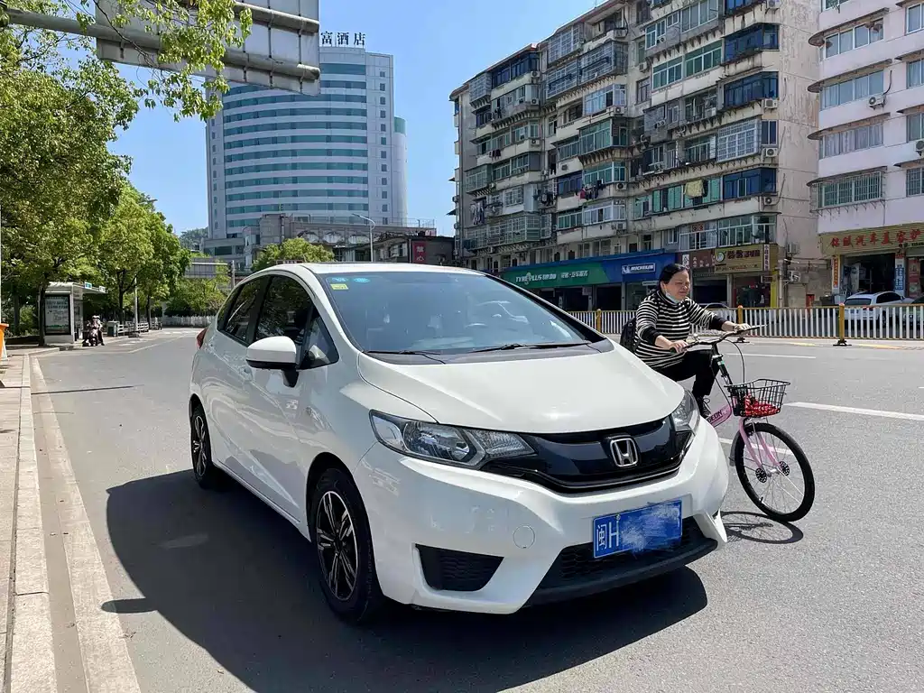 Honda Fit 2017 — фото 2