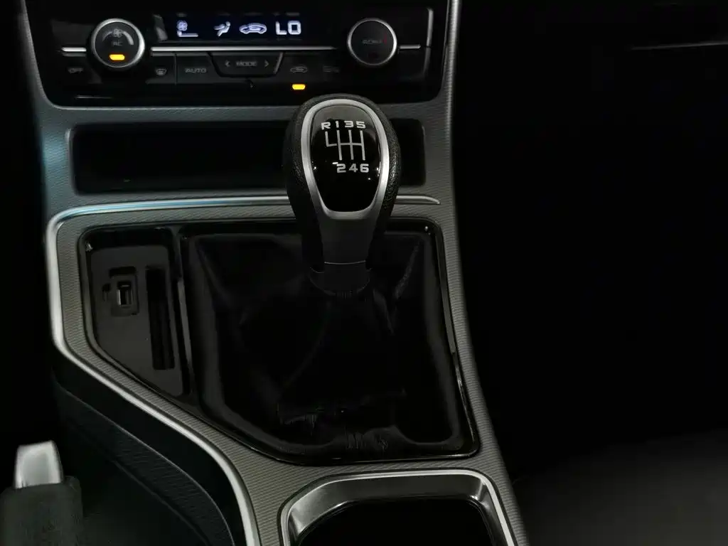 Geely Emgrand GL 2019 — фото 13