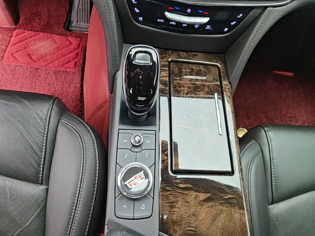Cadillac CT6 2022 — фото 10