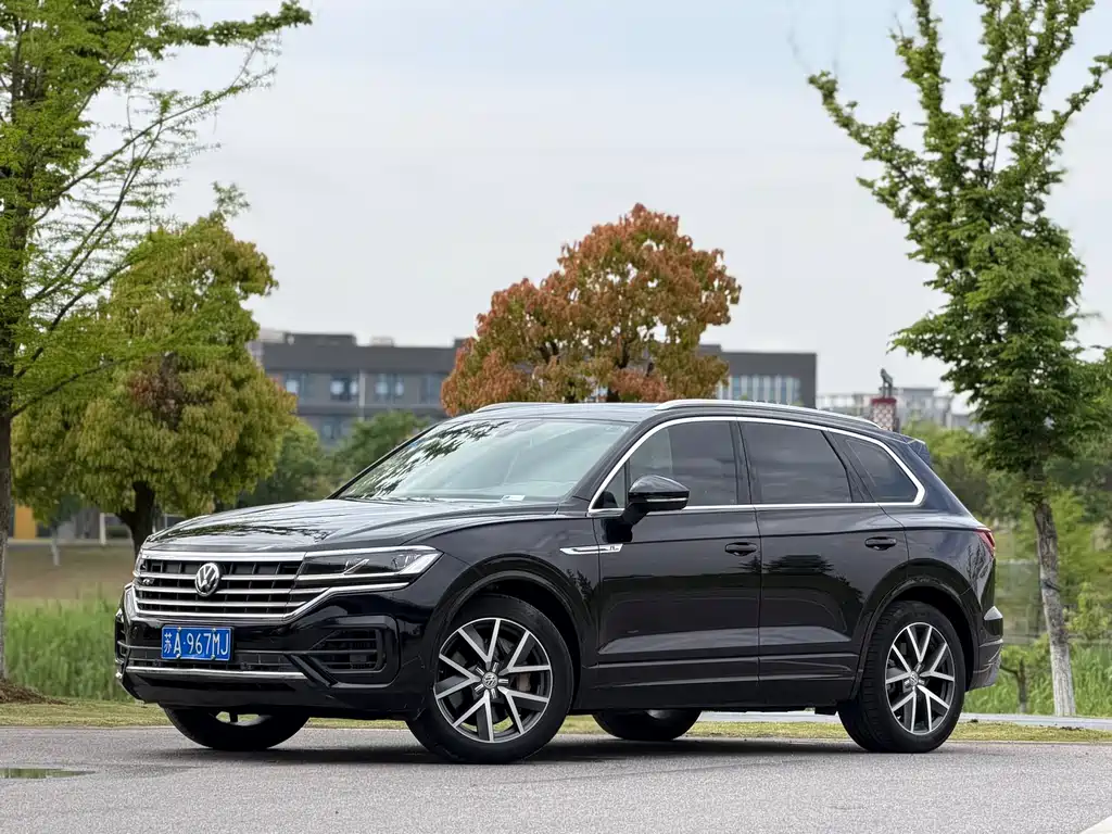 Volkswagen Touareg 2019 — фото 1