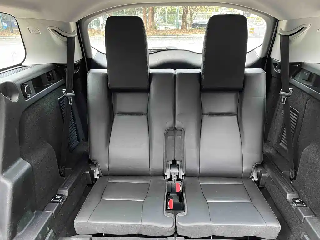 Land Rover Discovery Sport 2017 — фото 13