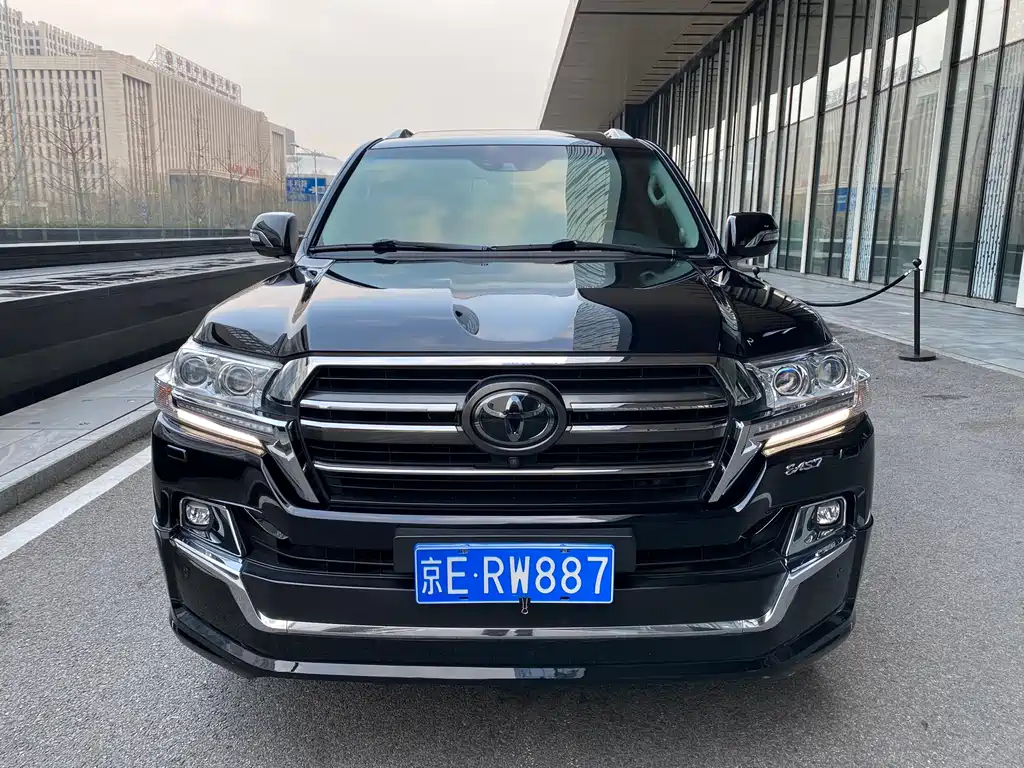 Toyota Land Cruiser 2019 — фото 11