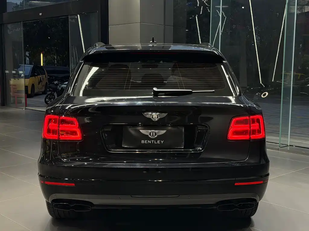 Bentley Bentayga 2020 — фото 4