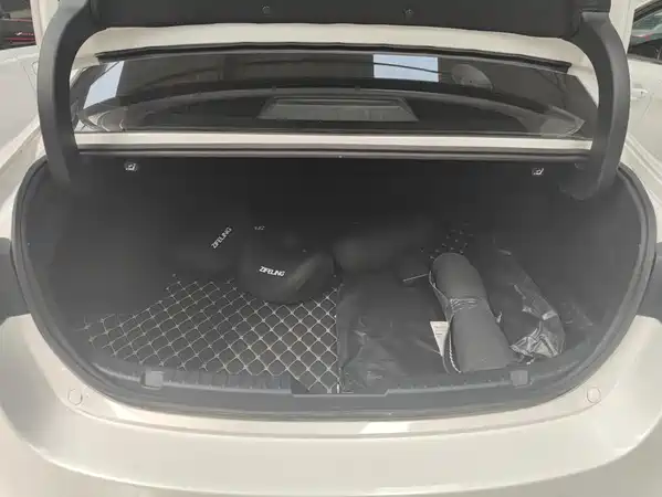 Mazda 3 Axela 2023