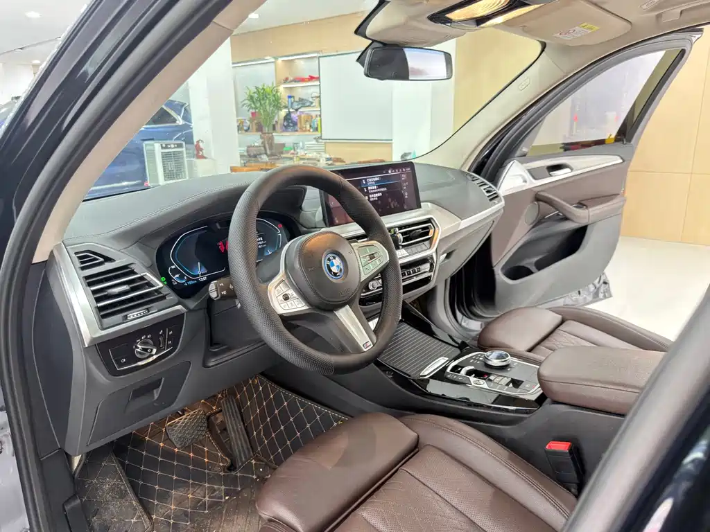 BMW iX3 2023 — фото 4
