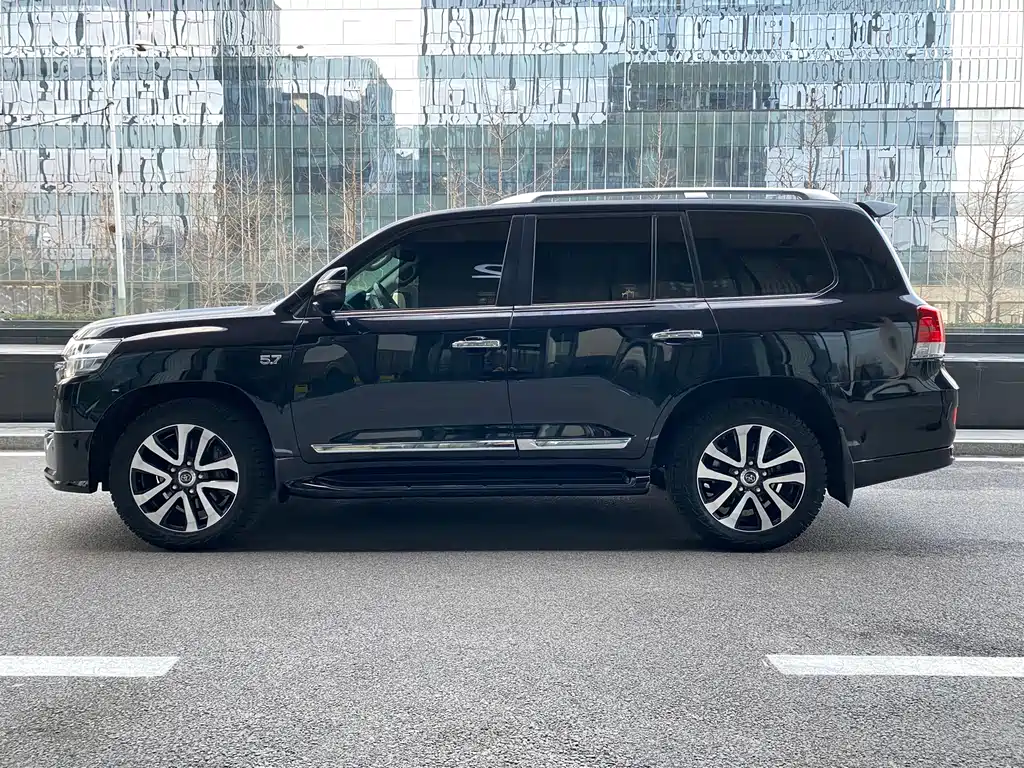 Toyota Land Cruiser 2019 — фото 10