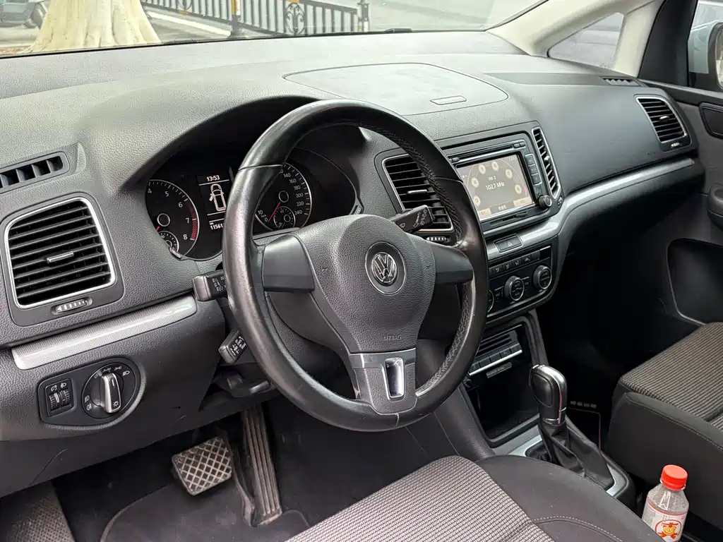 Volkswagen Sharan 2017 — фото 3