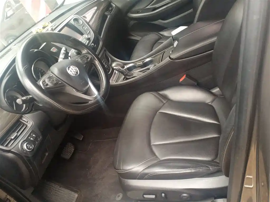 Buick Envision Plus 2018 — фото 15