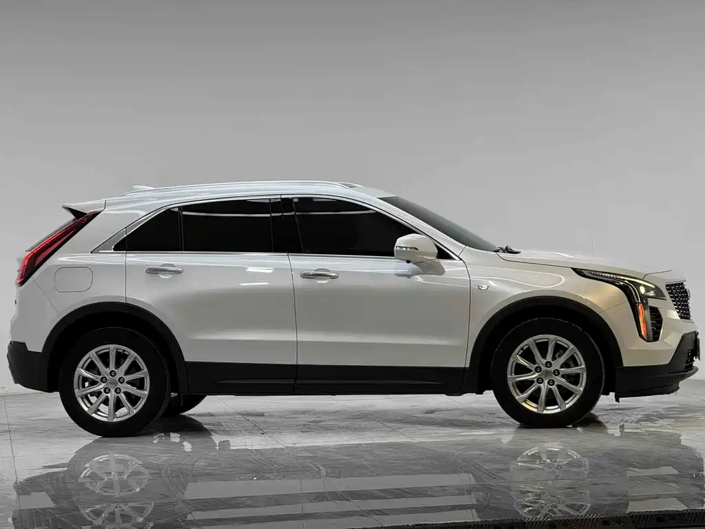Cadillac XT4 2022 — фото 10