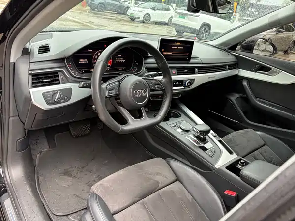 Audi A4L 2018