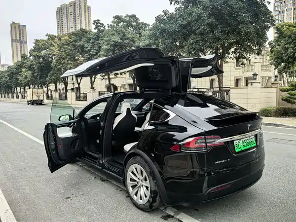 Tesla Model X 2016