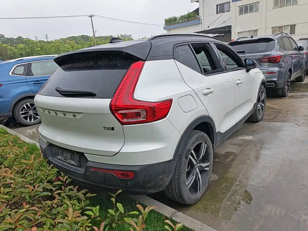 Volvo XC40 2020 — фото 7