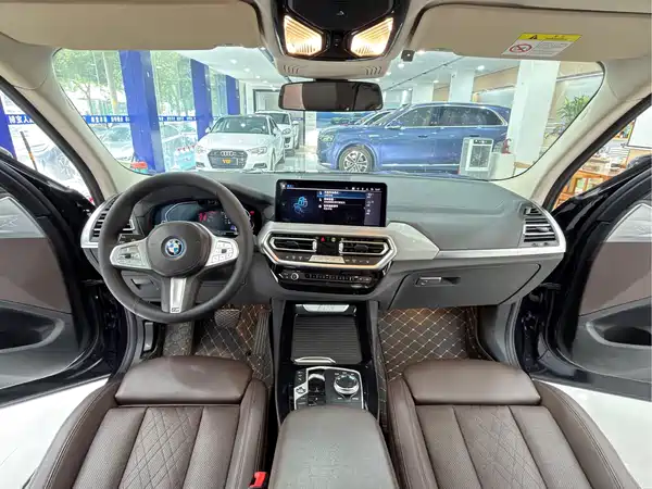 BMW iX3 2023
