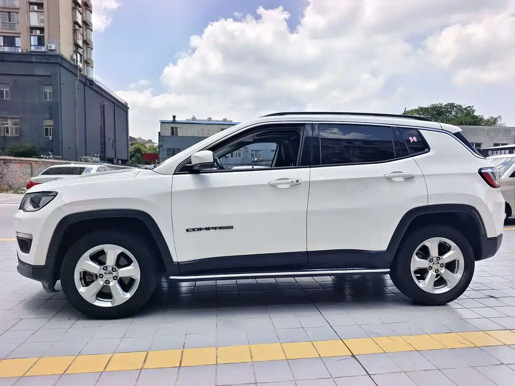 Jeep Compass 2018 — фото 4