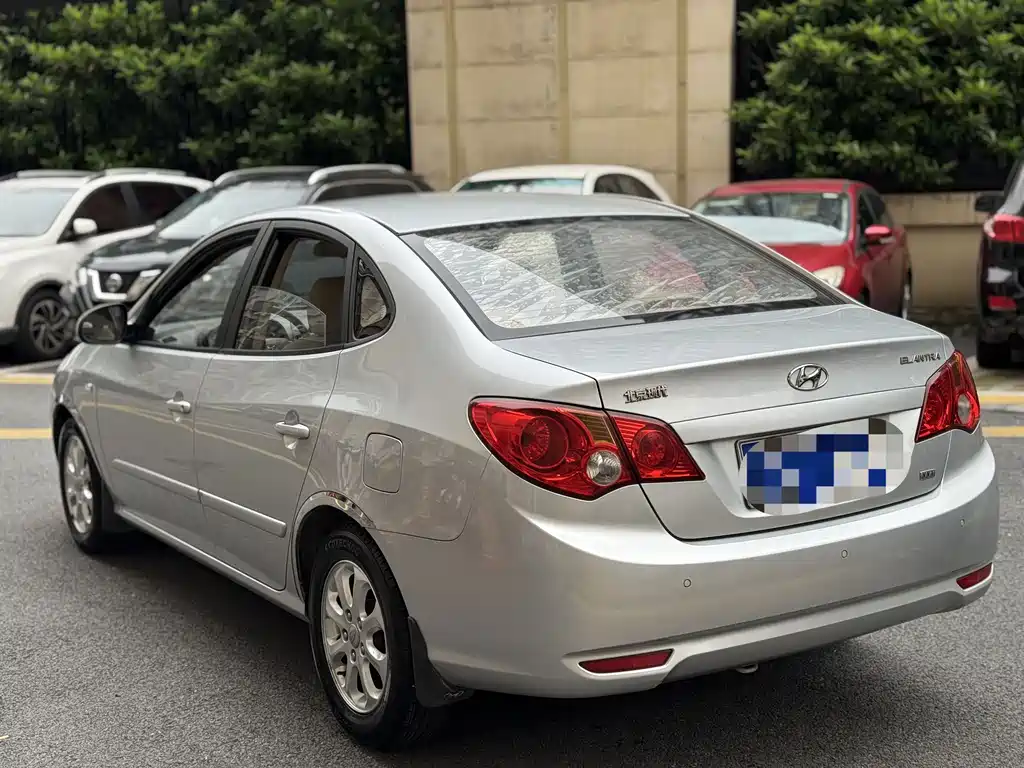 Hyundai Elantra 2008 — фото 2