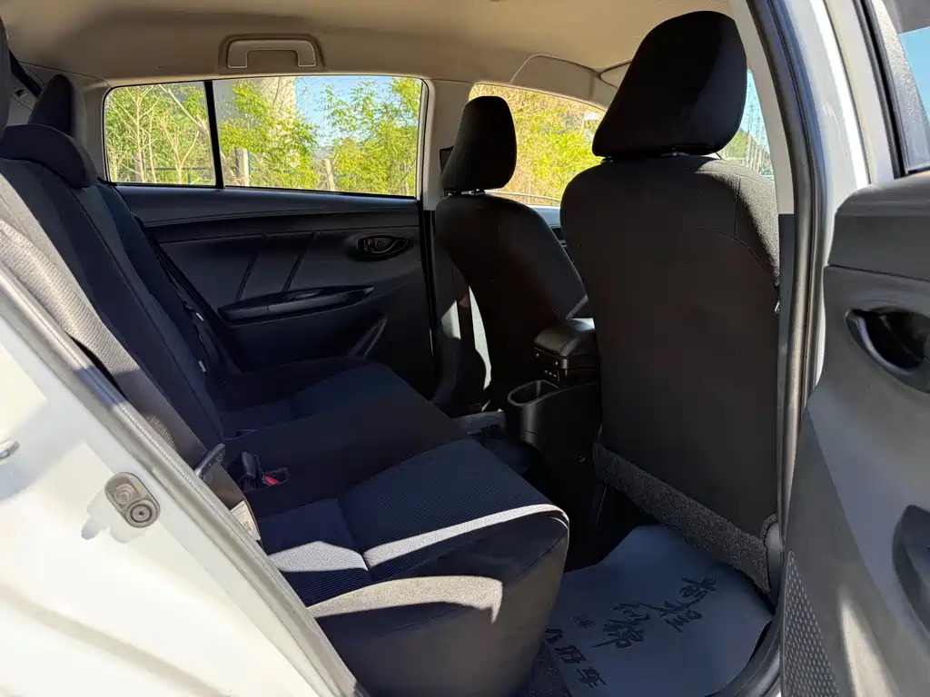 Toyota Yaris L 2018 — фото 14