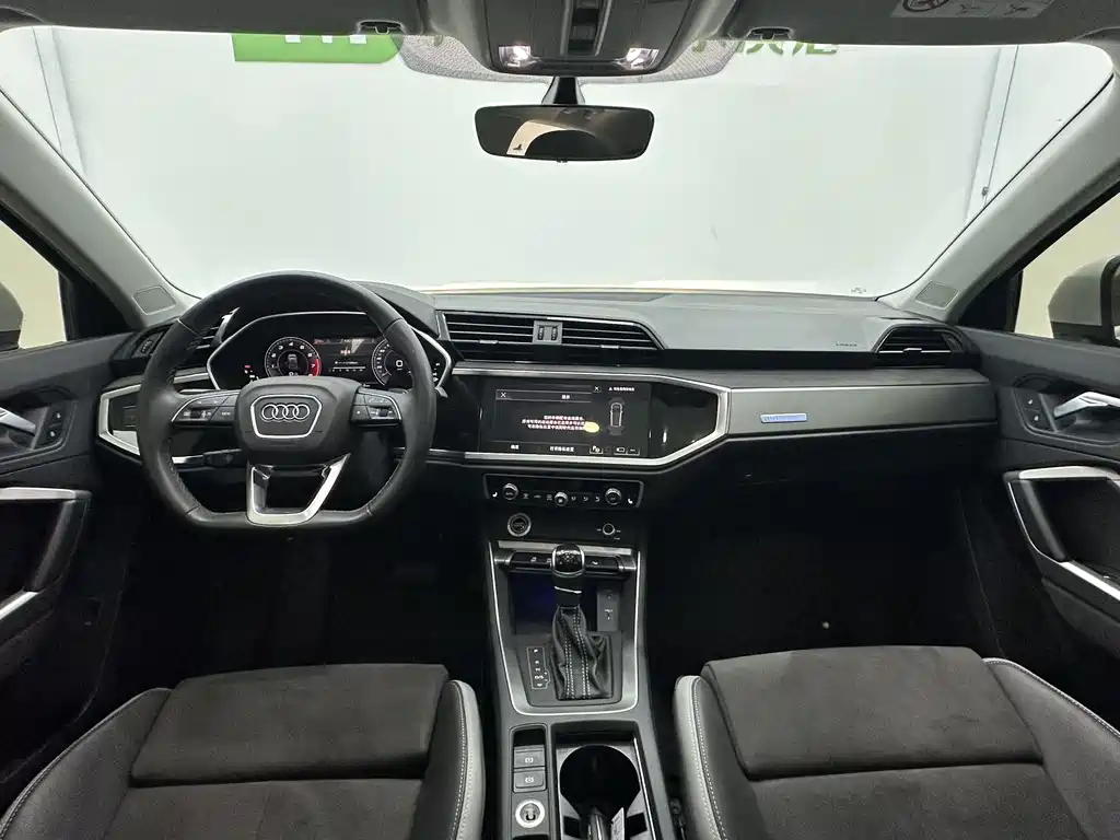 Audi Q3 2023 — фото 10