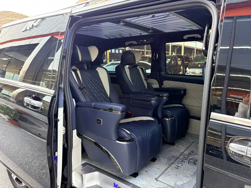 Mercedes-Benz Vito 2023 — фото 8