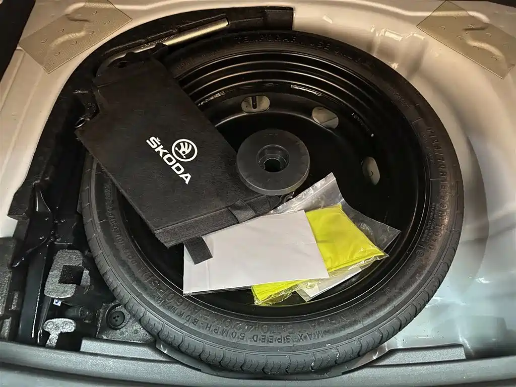 Skoda Karoq 2023 — фото 10