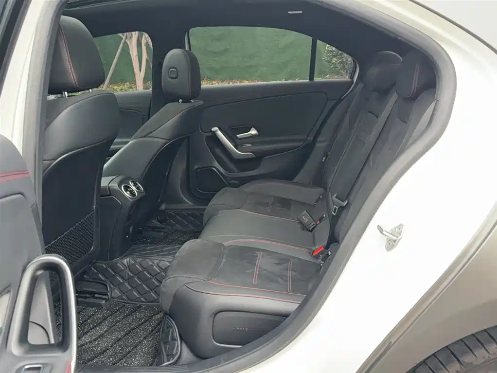 Mercedes-Benz A-Class 2023 — фото 14