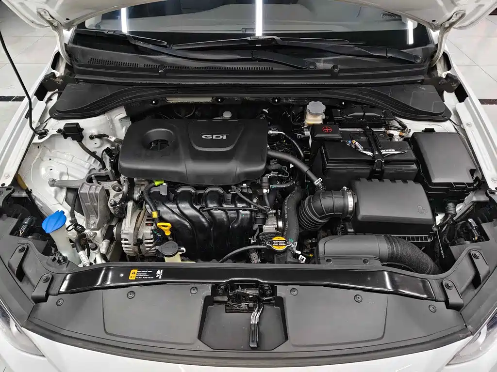 Hyundai Elantra 2016 — фото 13