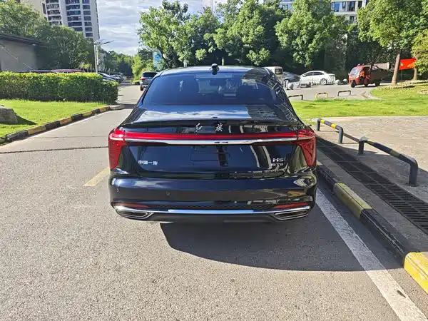 Hongqi H5 2023