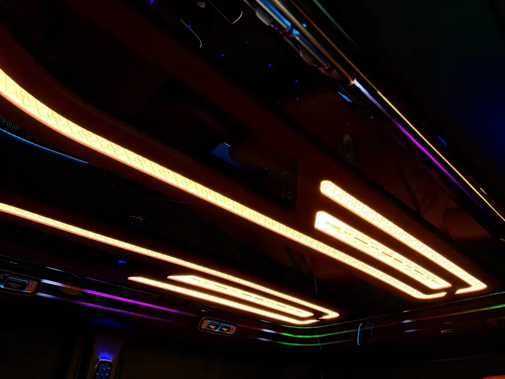 Toyota Hiace — фото 23