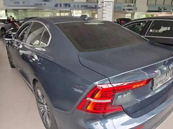 Volvo S60 2022