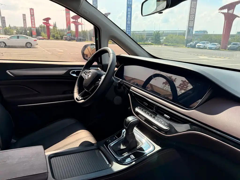 GAC Trumpchi M6 2022 — фото 9