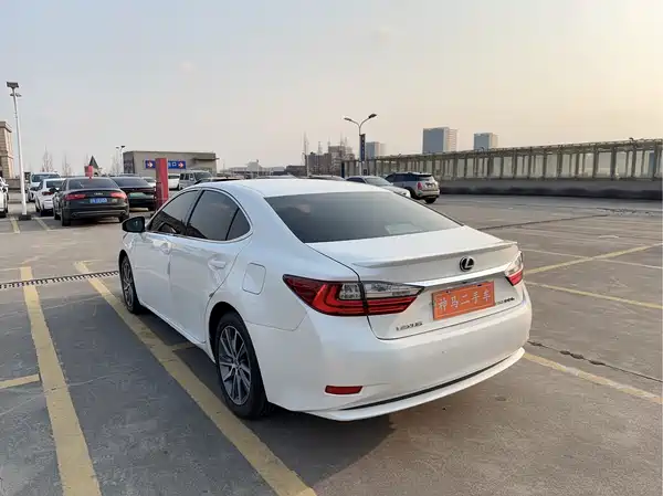 Lexus ES 2015