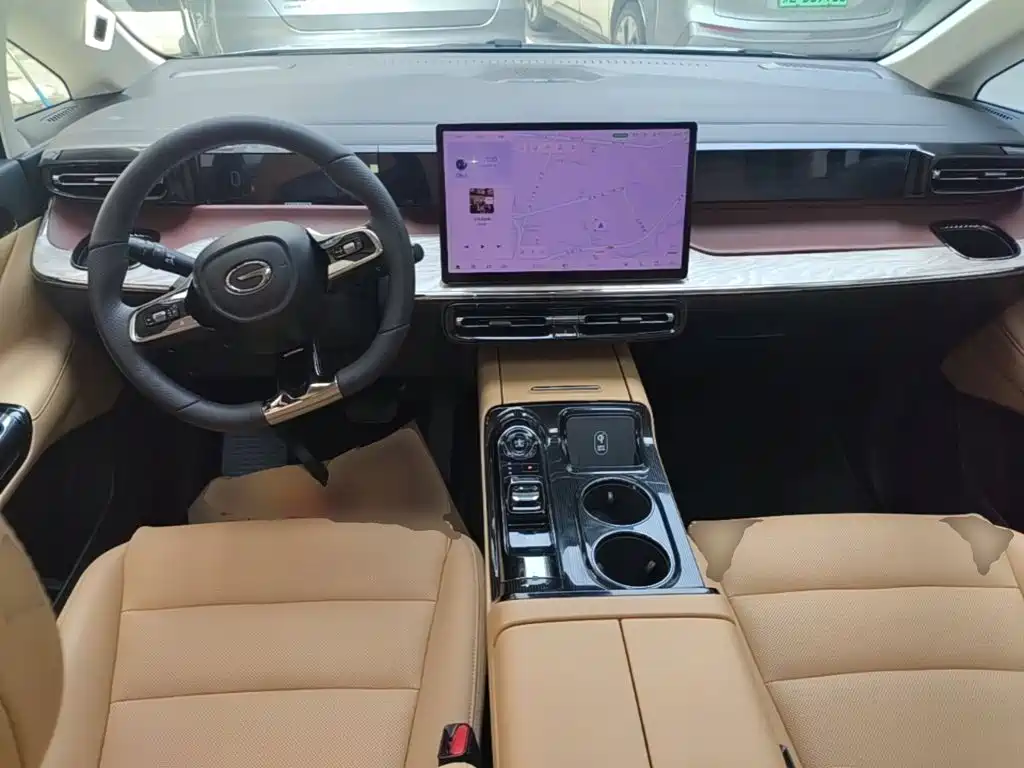 GAC Motor E8 PHEV 2025 — фото 10