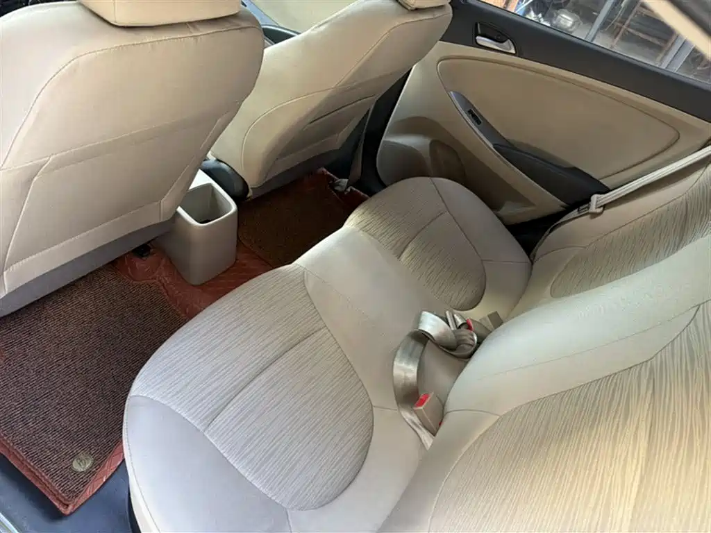 Hyundai Verna 2016 — фото 14