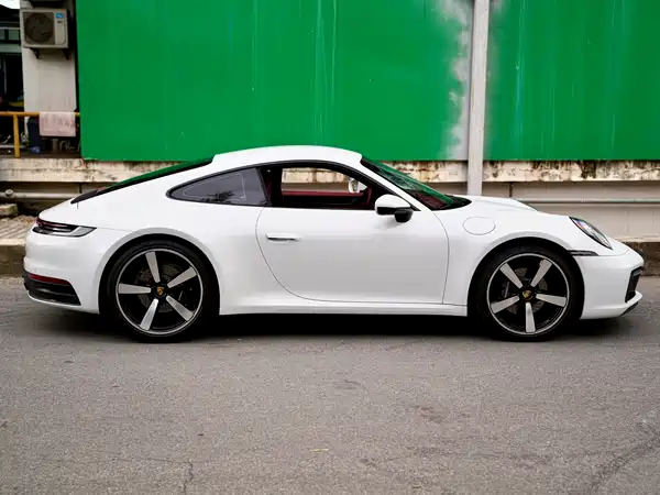 Porsche 911 2023