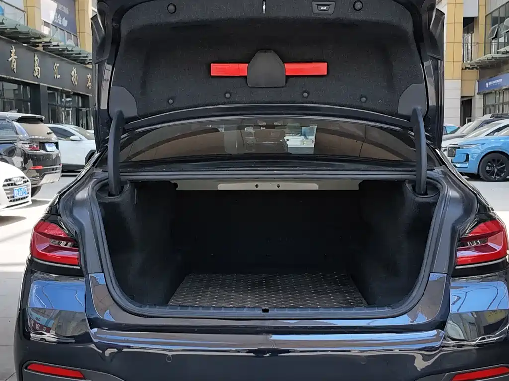 BMW 5 Series 2022 — фото 11