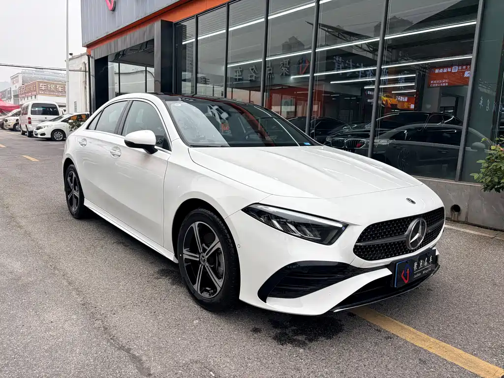 Mercedes-Benz A-Class 2025 — фото 3