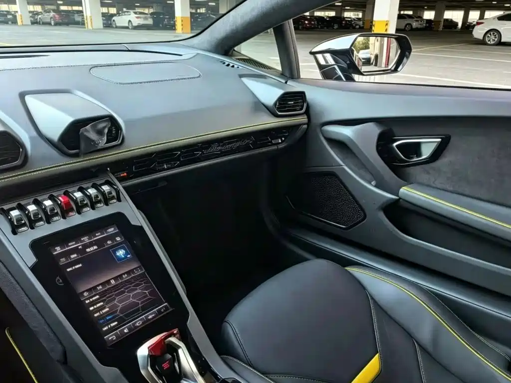 Lamborghini Huracan 2023 — фото 10