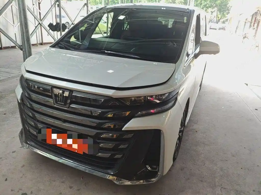 Toyota Vellfire 2024 — фото 1