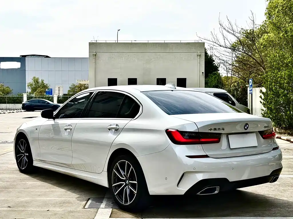 BMW 3 Series 2021 — фото 14