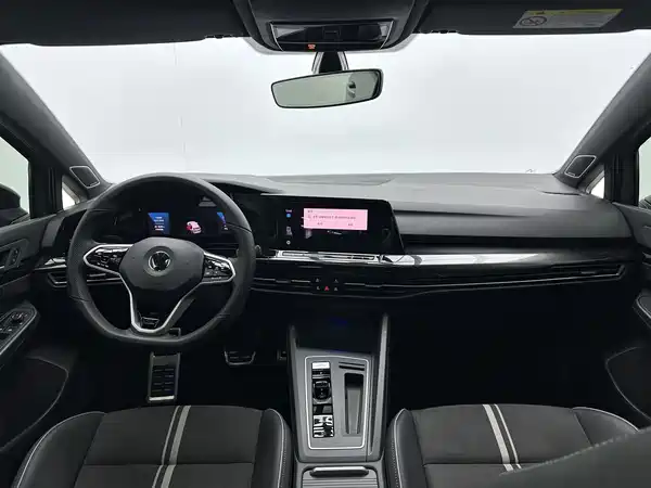 Volkswagen Golf 2023