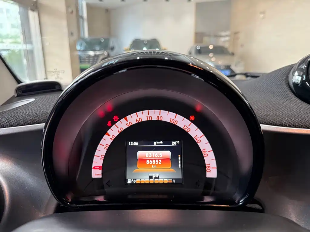 smart fortwo 2018 — фото 9