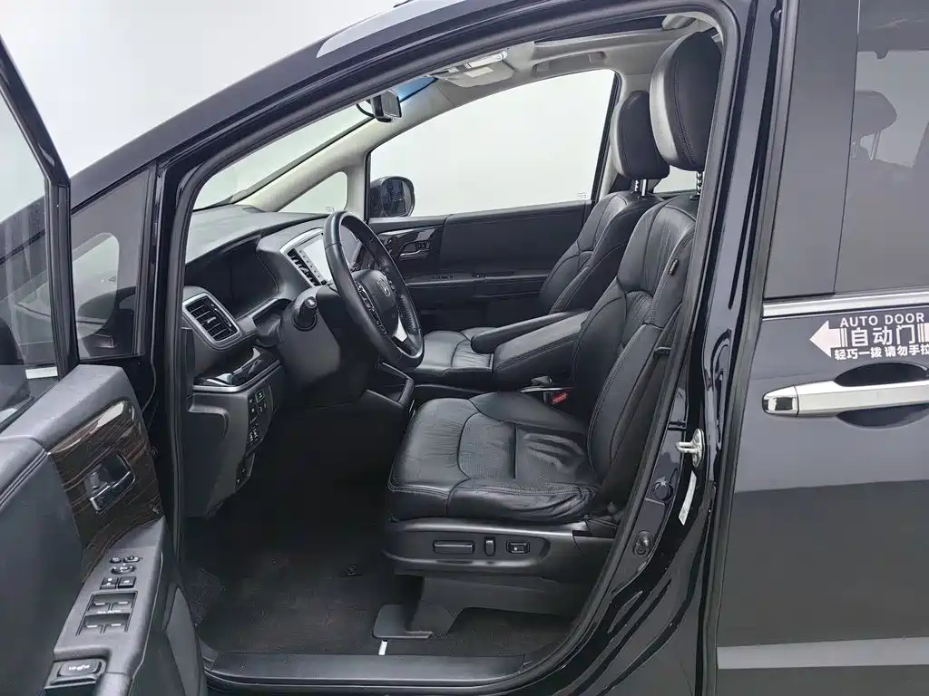Honda Odyssey 2019 — фото 10