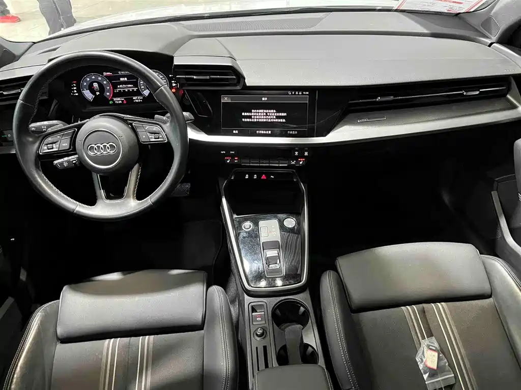 Audi A3 2023 — фото 2
