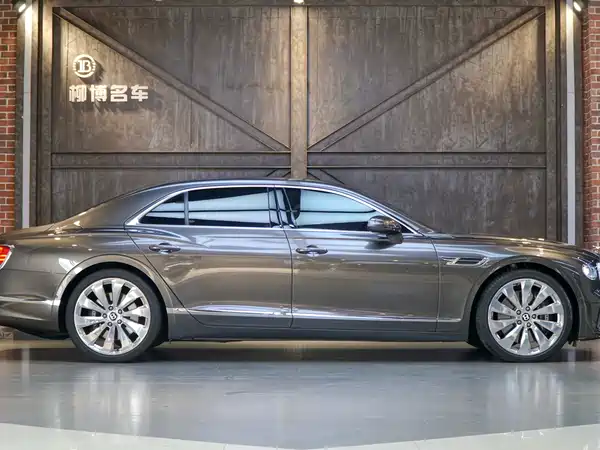 Bentley Flying Spur 2022