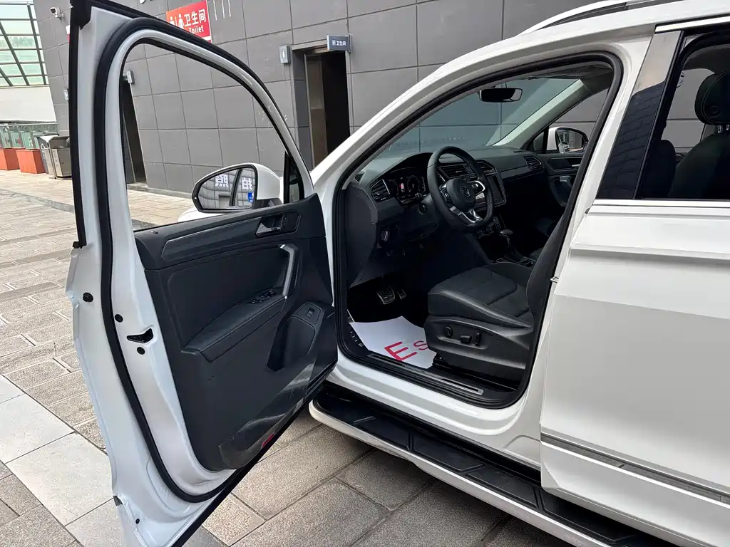 Volkswagen Tiguan L 2021 — фото 10