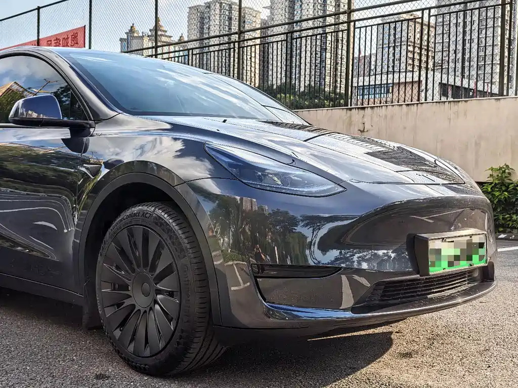 Tesla Model Y 2024 — фото 12