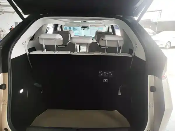 XPeng X9 2024